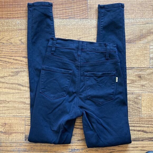 Juniors Vibrant Black Skinny Jeans Size 3 EUC - Picture 3 of 11